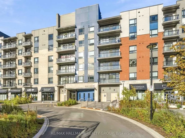 397 Codds Rd #205, Ottawa, ON K1K 5C7