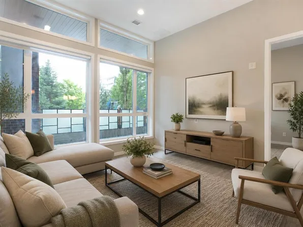 124 N Mahogany Ctr SE, Calgary, AB T3M 2X9