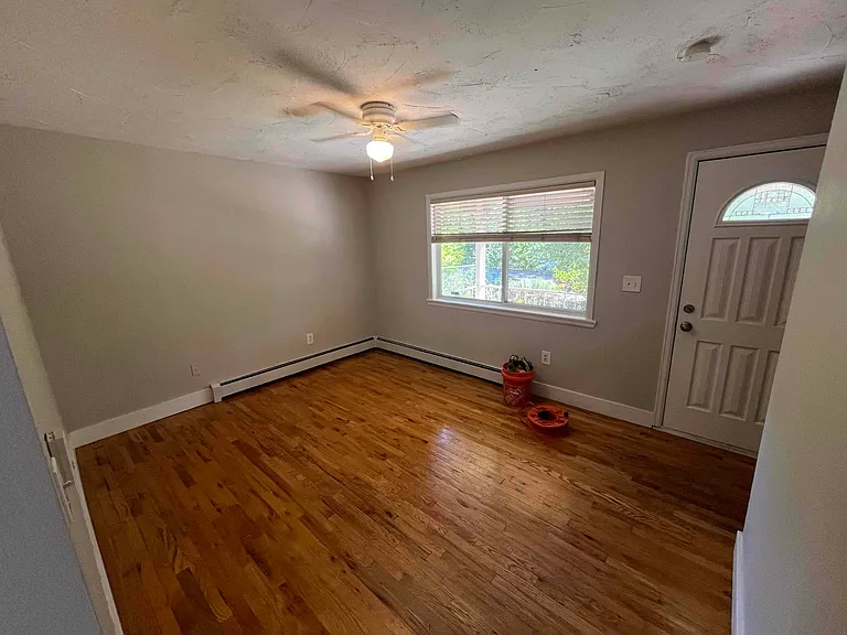 Main level/living room