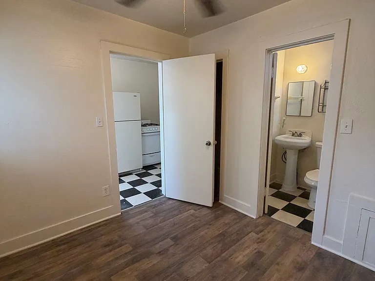1107 Manitou Ave #10 — Photo 4