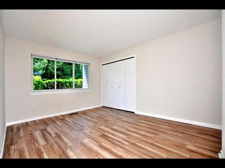 51 Hilltop Dr #51 — Photo 9