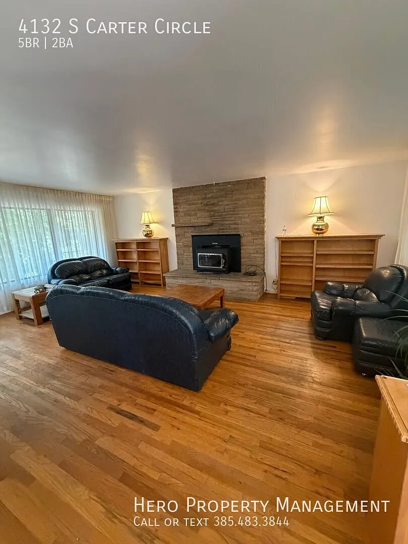 Gorgeous Holladay Home! — Photo 2