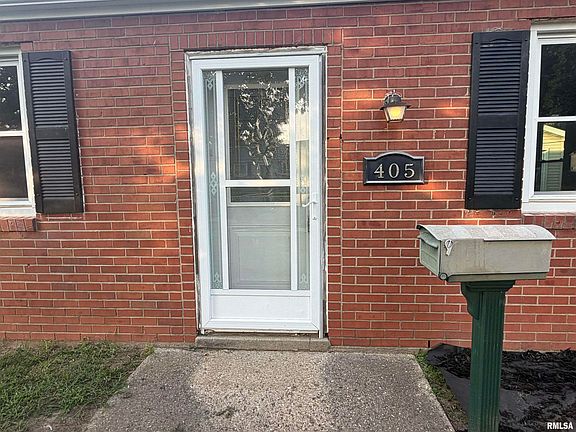 4th image of 405 Grant Rd
