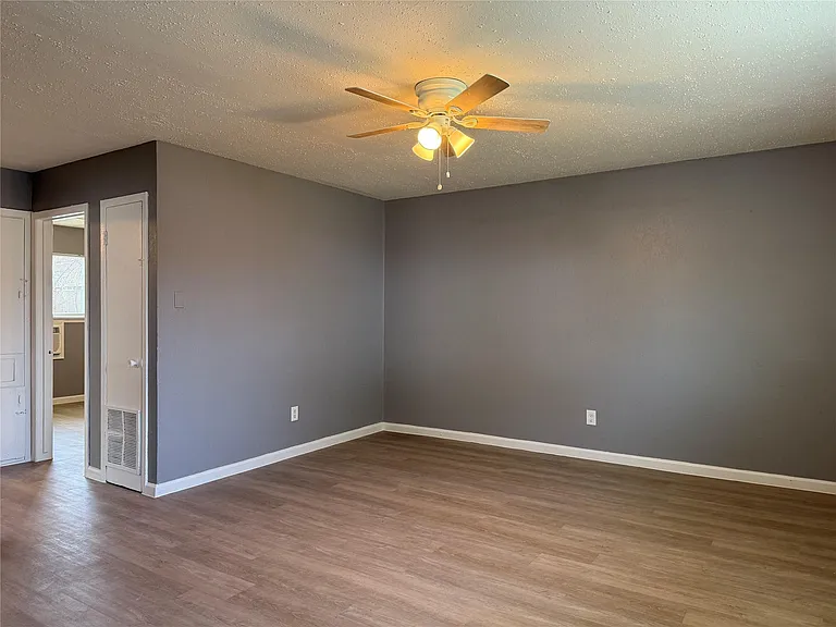 8010 Roswell St #3 — Photo 4