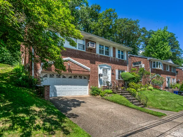 218-27 Sawyer Avenue image 2 of 19