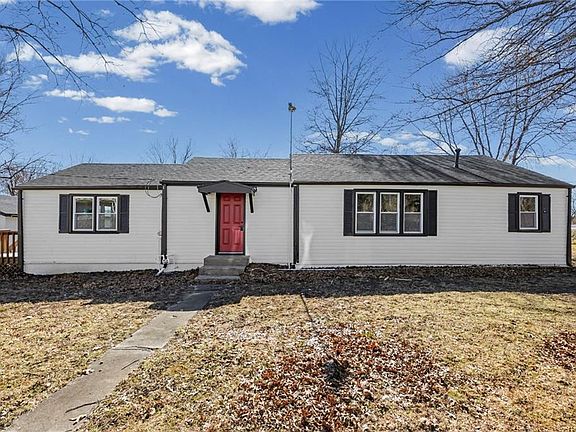 2nd image of 401 W Main St