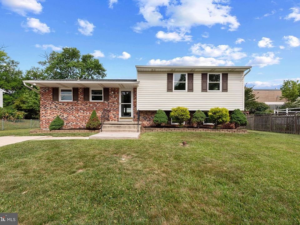 1st image of 8606 Hickory Thicket Pl