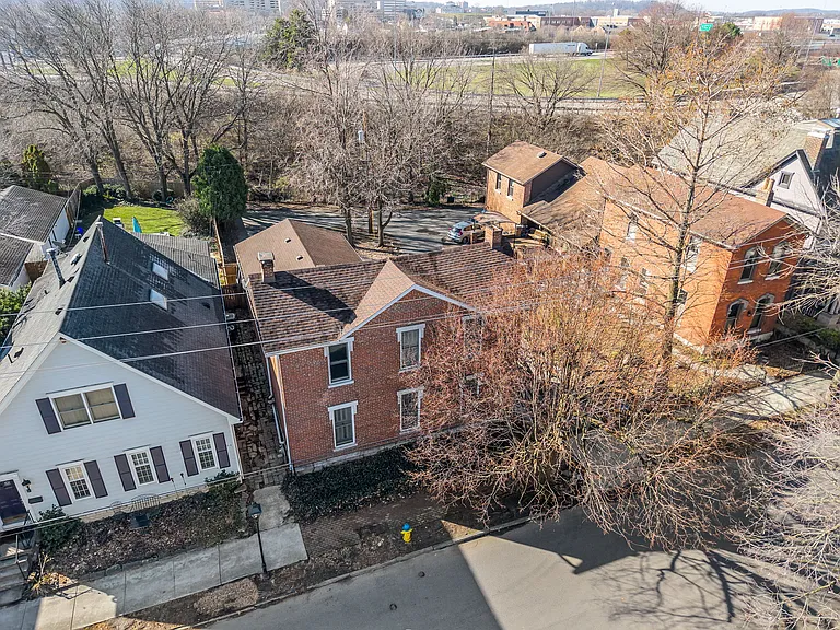 80 Green St — Photo 46