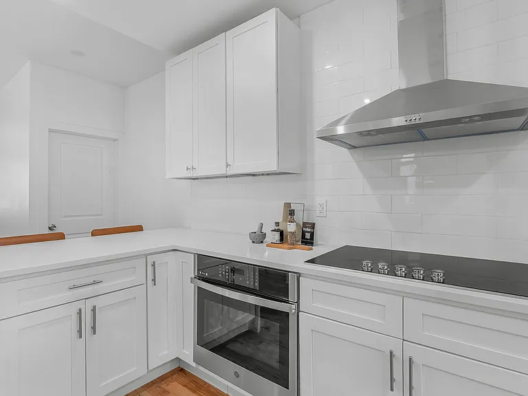 5118 Chancellor St — Photo 5