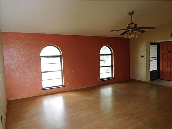 3rd image of 2713 Cedar Elm Ln