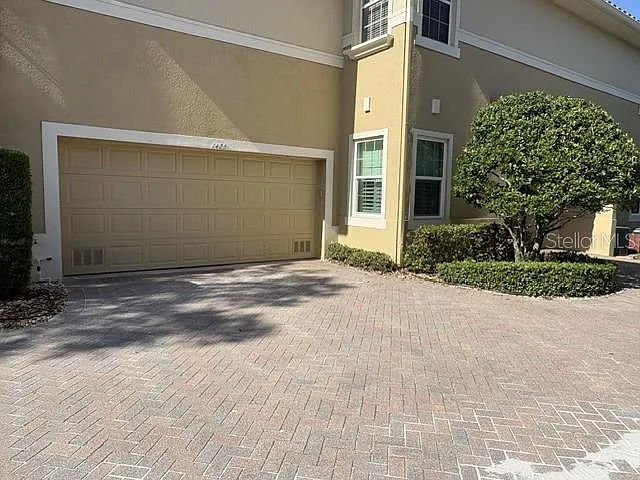 3 bed, 2.0 bath, 1860 sqft, $2,495 — Photo 3