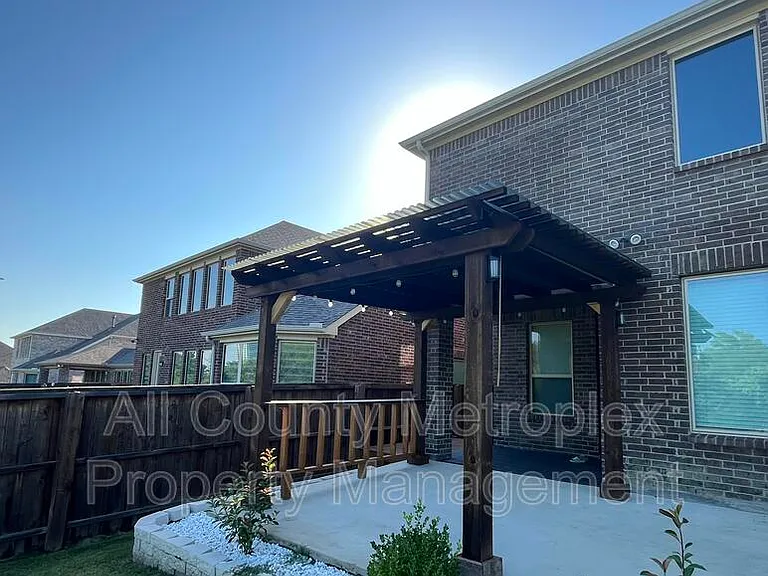 3577 Hathaway Ct — Photo 8