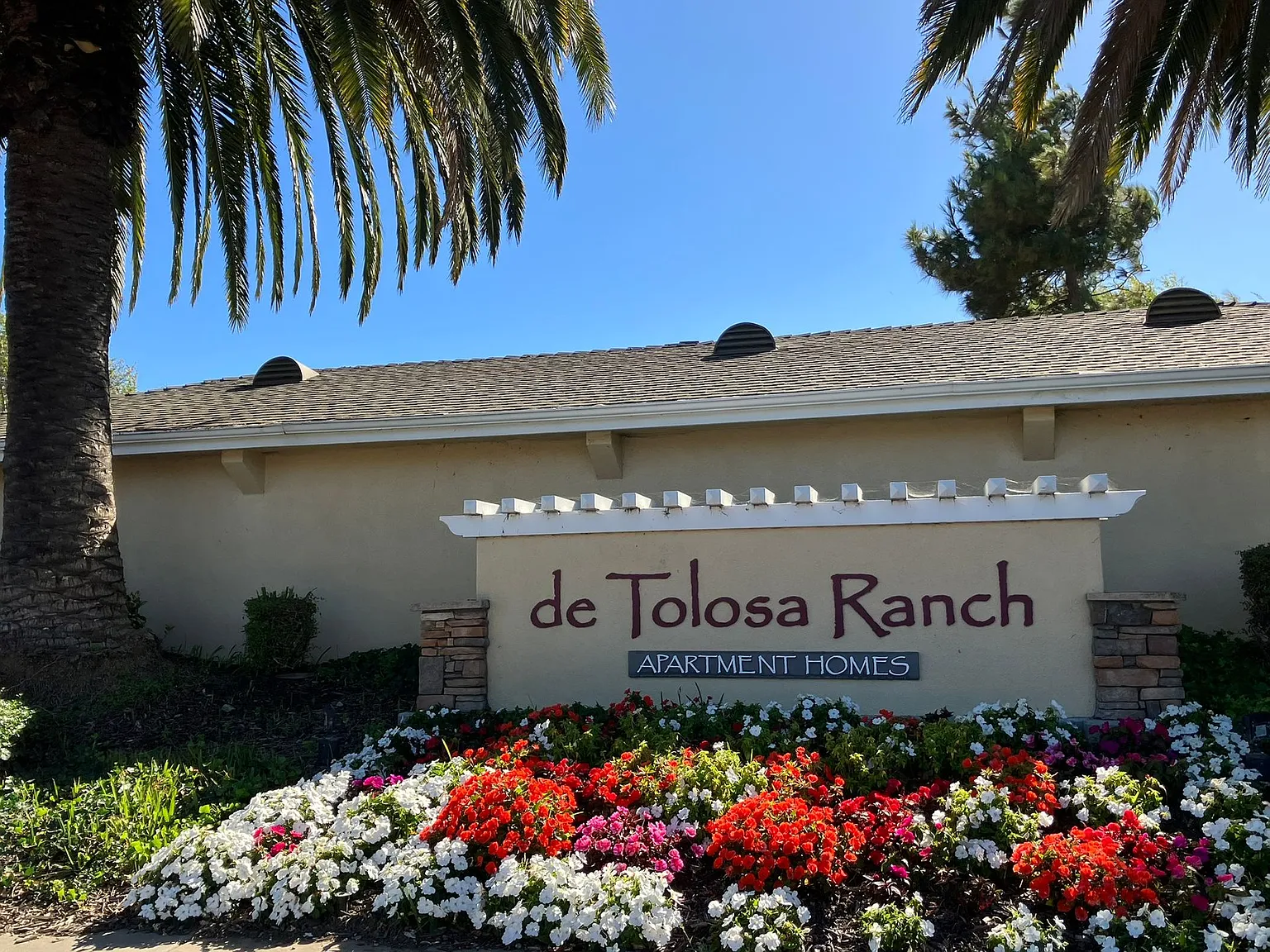 de Tolosa Ranch Apartments — Photo 1