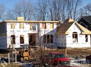 3205 Legacy Ct, West Bloomfield, MI