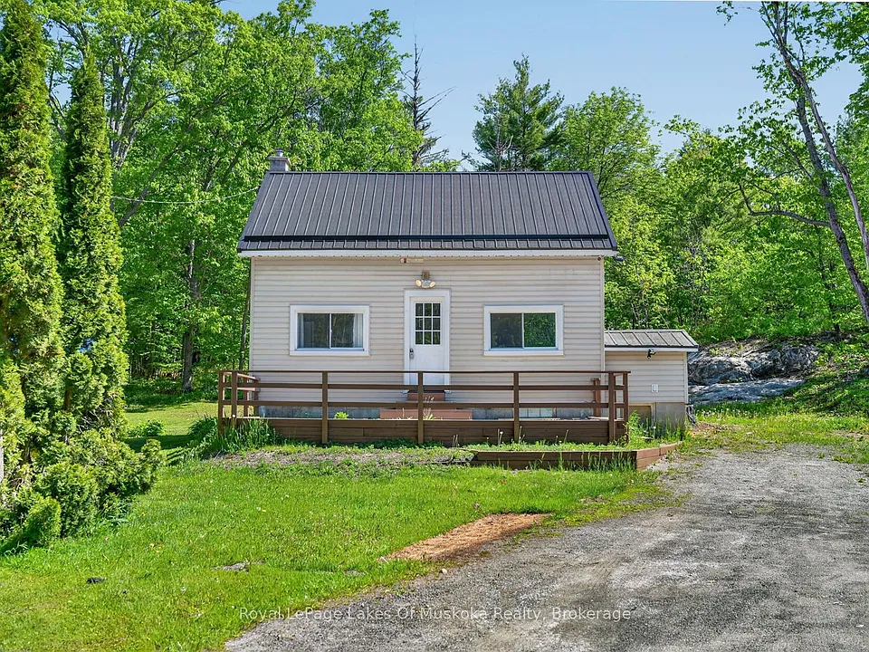 1018 Sniders Bay Rd