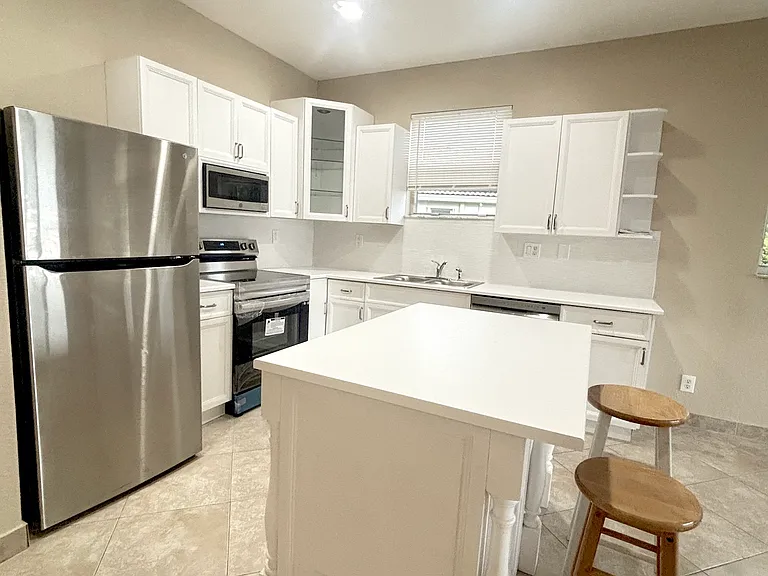 13428 SW 23rd St — Photo 4
