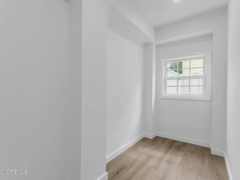 3306 Windsor Ave — Photo 46