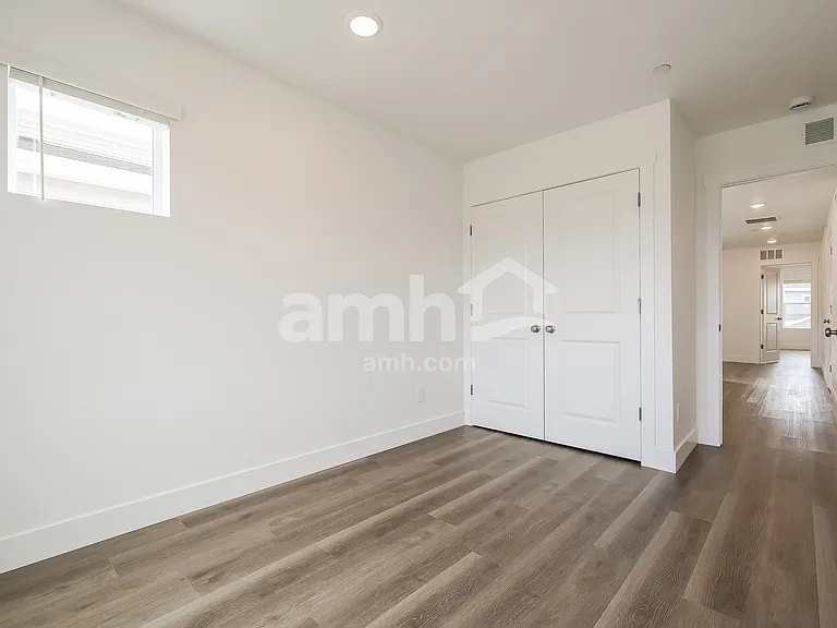 10233 Peoria Pkwy — Photo 11