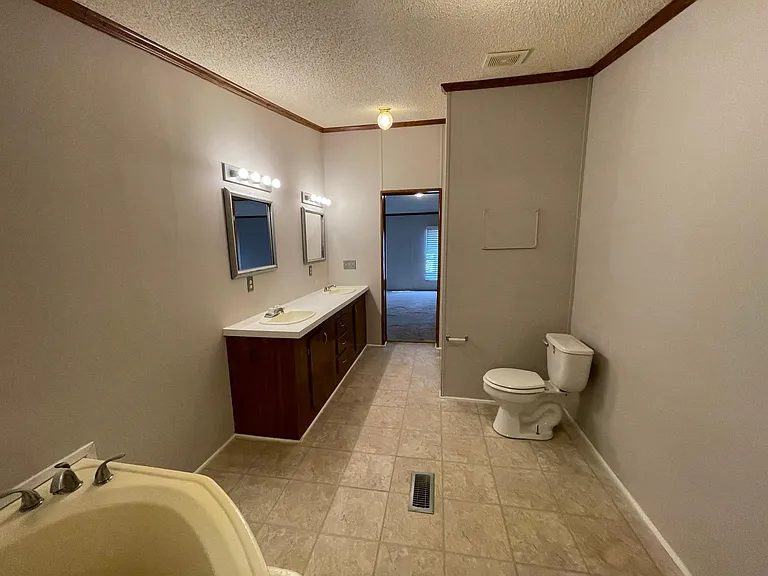 122 Fielding Ln — Photo 16