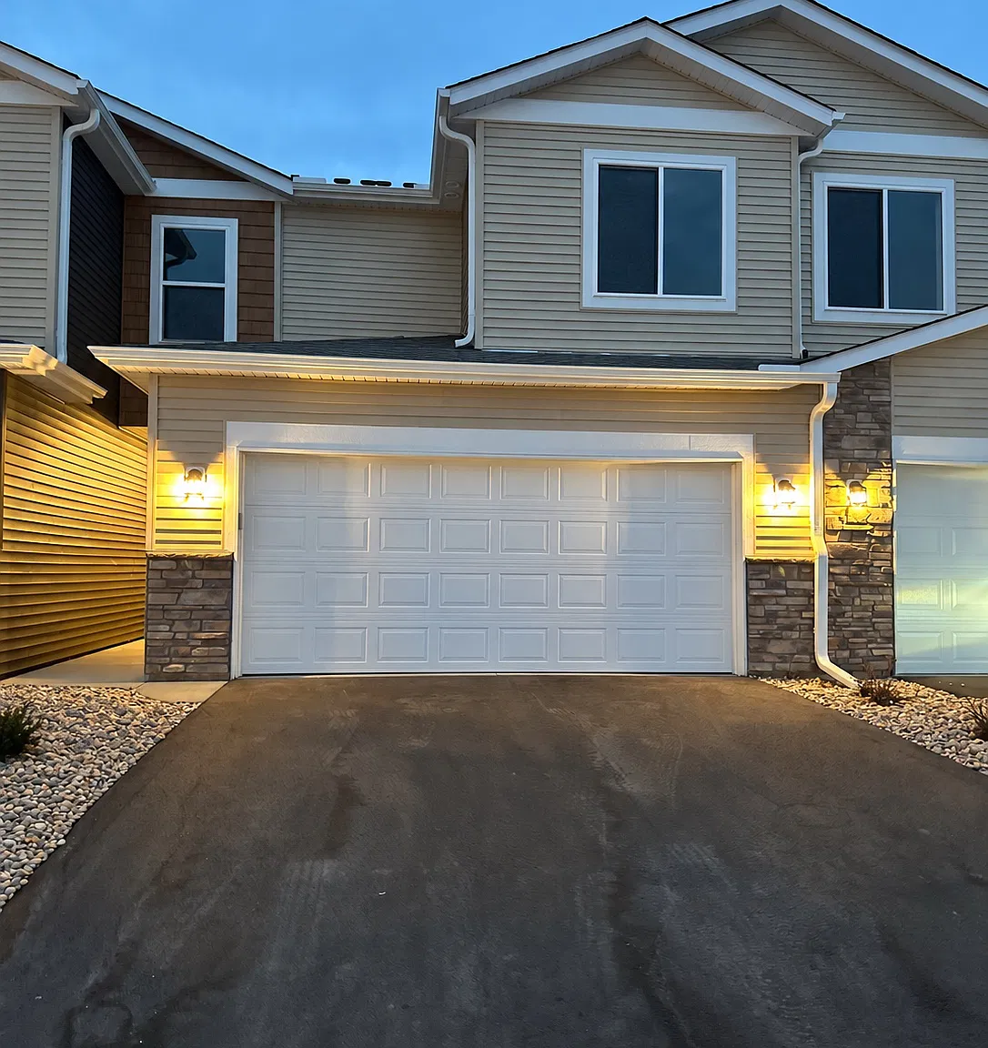 3 bed, 1700 sqft, $2,400 — Photo 1