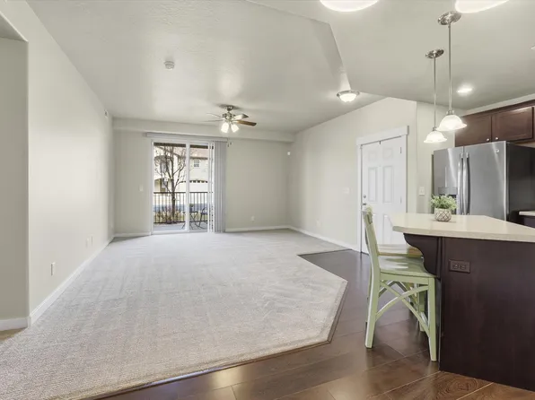 281 W 650 N APT B, Centerville, UT 84014