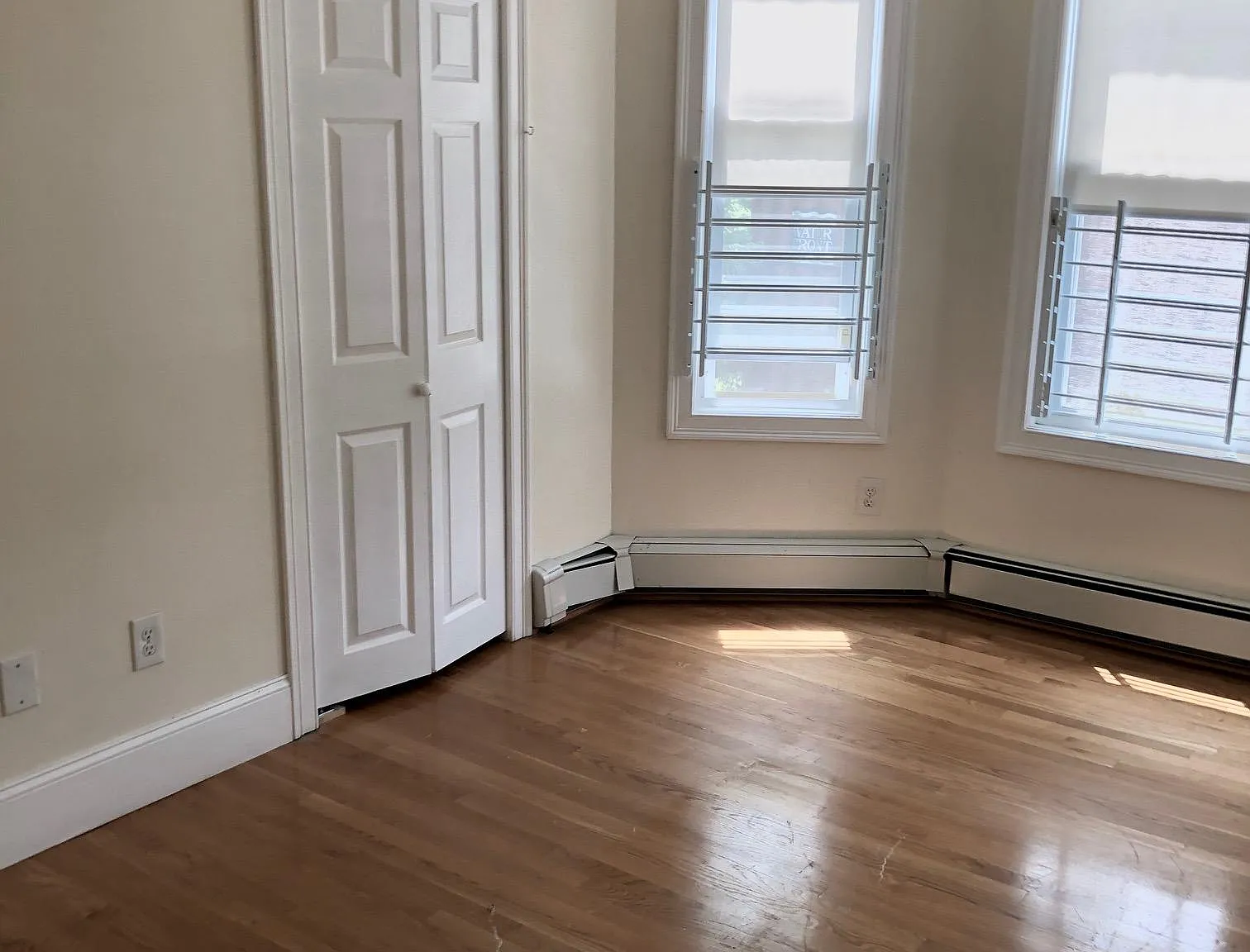 3 bed, 1200 sqft, $3,800 — Photo 1