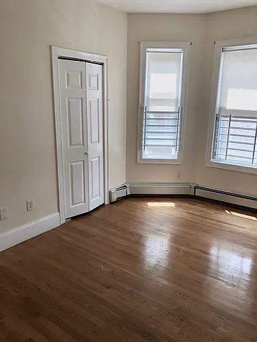 14 Schiller St Photo 1