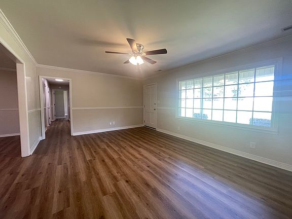 3rd image of 416 E Lakeside Dr