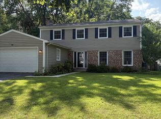 1613 Clyde Dr, Naperville, IL 60565