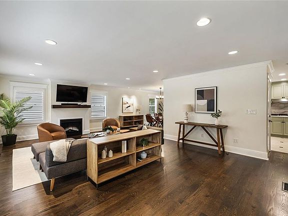 3rd image of 2251 Fairhaven Cir NE