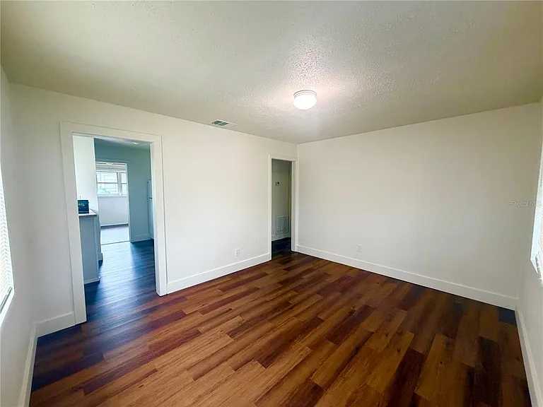 1502 W Grace St — Photo 9