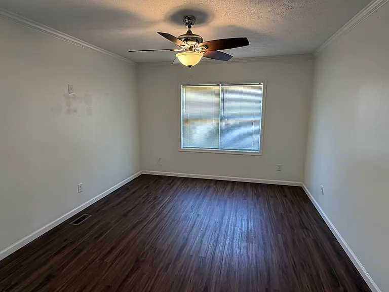 4511 Summerville Rd — Photo 14
