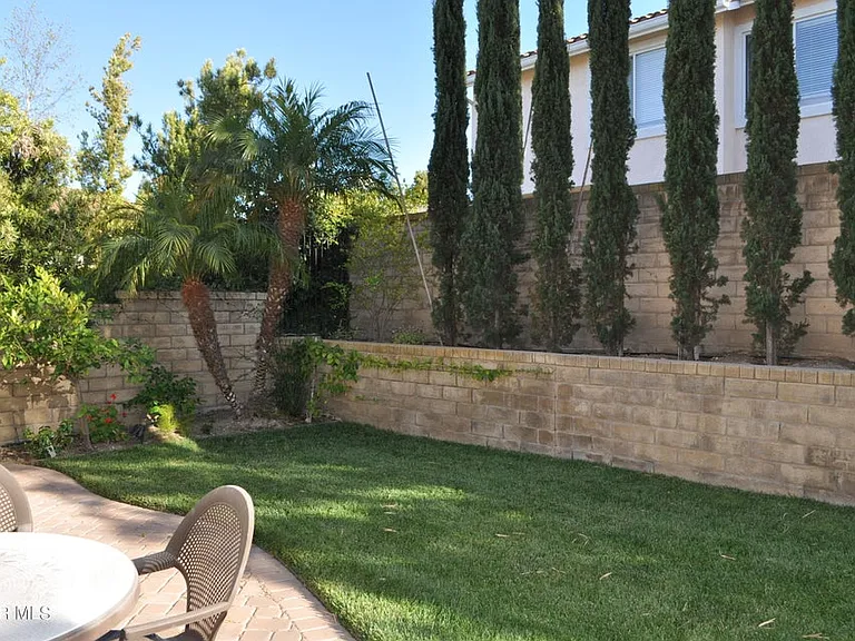 1596 Blue Canyon St — Photo 2
