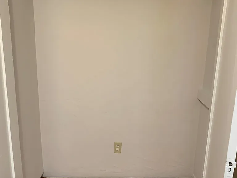 Cortez Hills: Large studio ready for immediate move in! — Photo 6