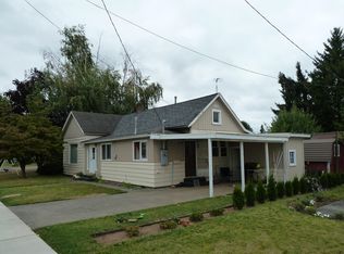 605 E Grover St, Lynden, WA 98264