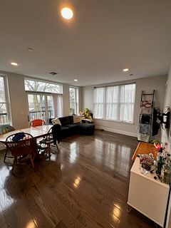 5th image of 434 McGrath Hwy #311