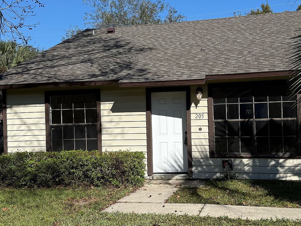1st image of 205 Lovell Ln