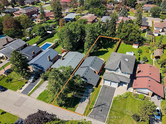 3rd image of 104 Haileybury Dr