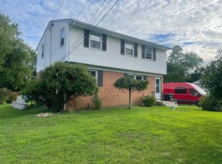 18 Crest Ave FLOOR 2, Pennington, NJ 08534