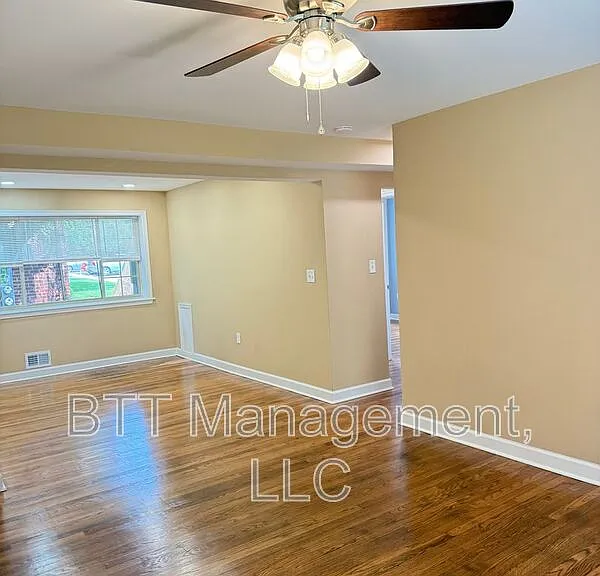 8804 Bradford Rd #1 — Photo 4