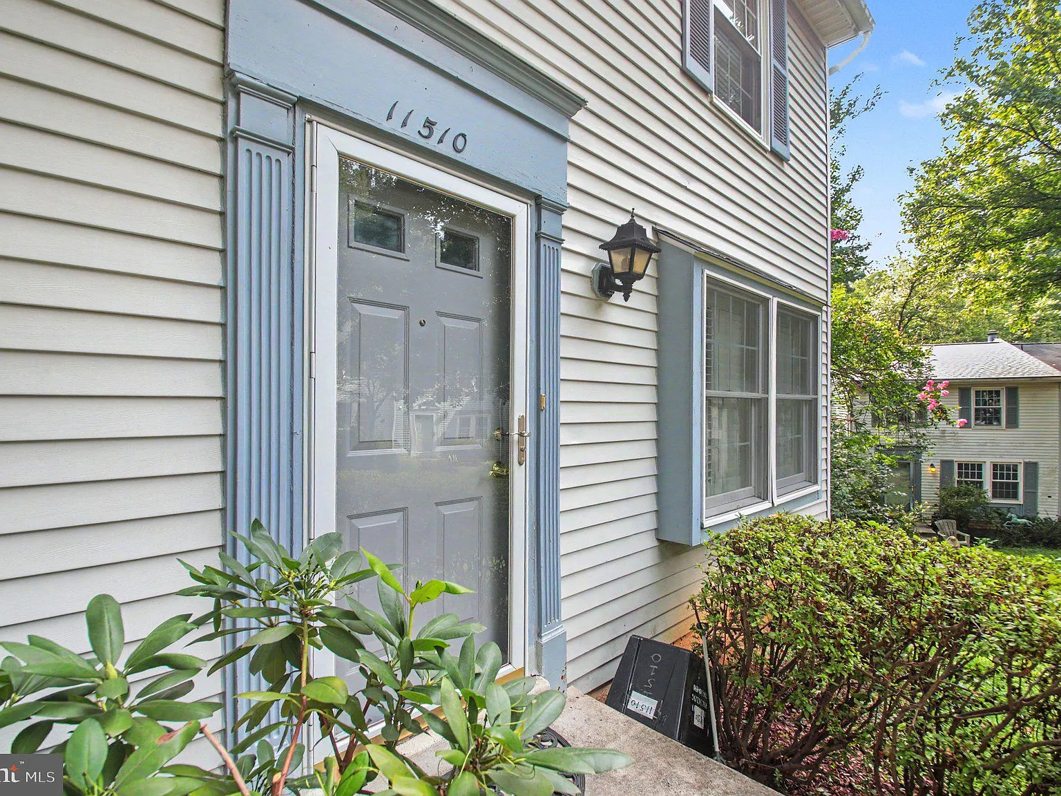 3 bed, 2.5 bath, 1920 sqft, $3,200 — Photo 3