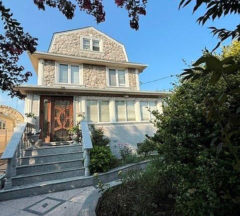 2nd image of 4293 Richmond Ave