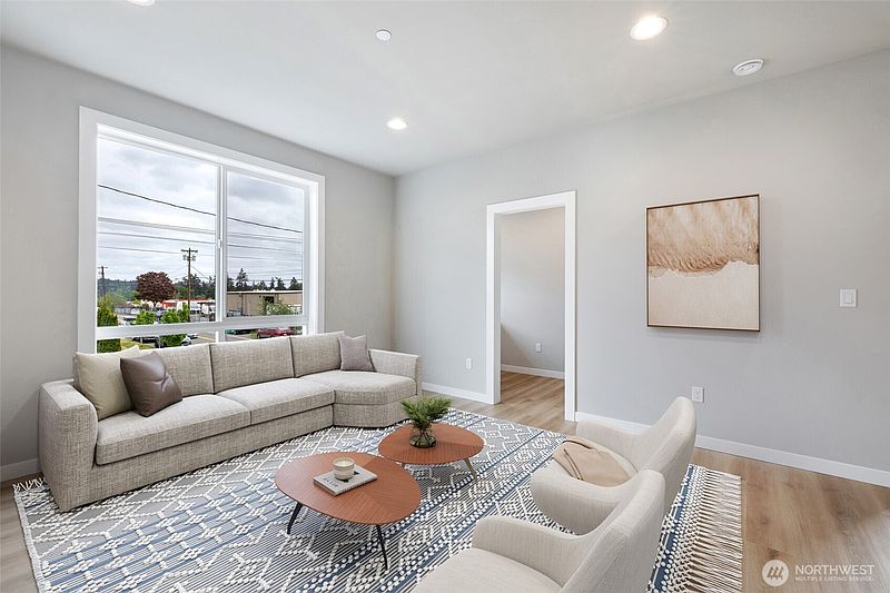 4th image of 7925 230th Street SW #A1