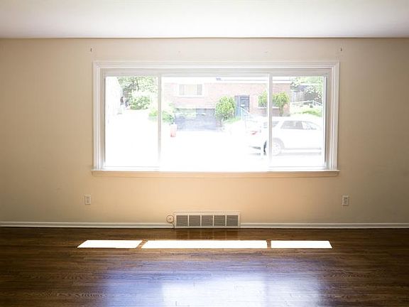 3rd image of 843 Cedarwood Dr