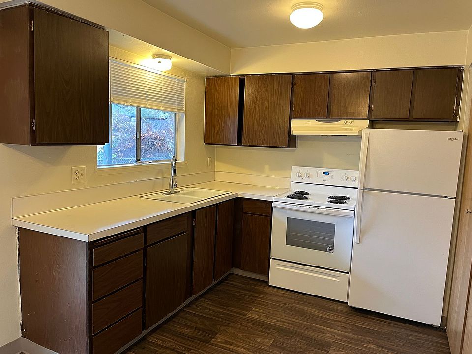 1st image of 3102 Harney St APT 2