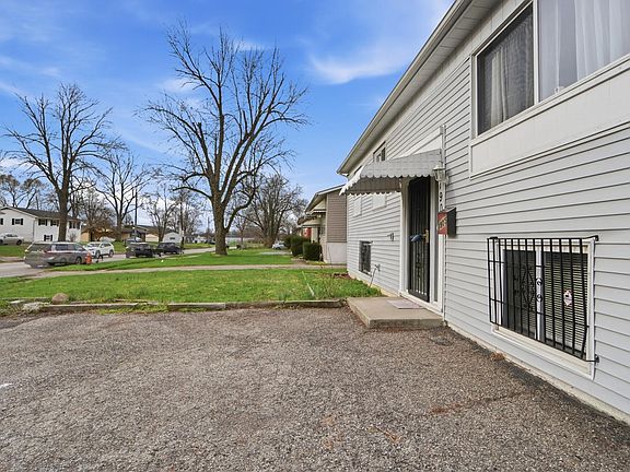 2nd image of 1905 Woodcrest Rd