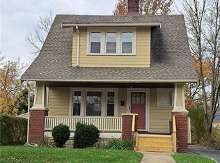 900 Yellowstone Rd, Cleveland Heights, OH 44121