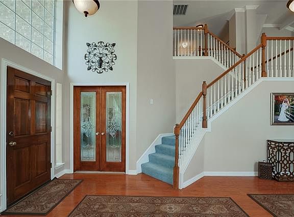 3rd image of 5801 Gloucester Ct