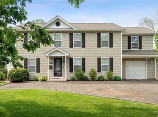 183 Nicolls Rd, Wheatley Heights, NY 11798