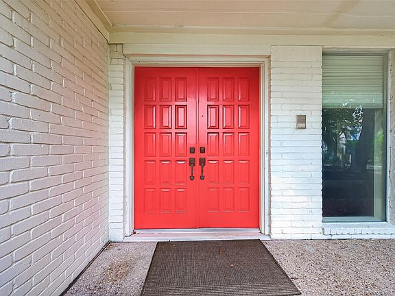 4th image of 2714 Fairway Dr